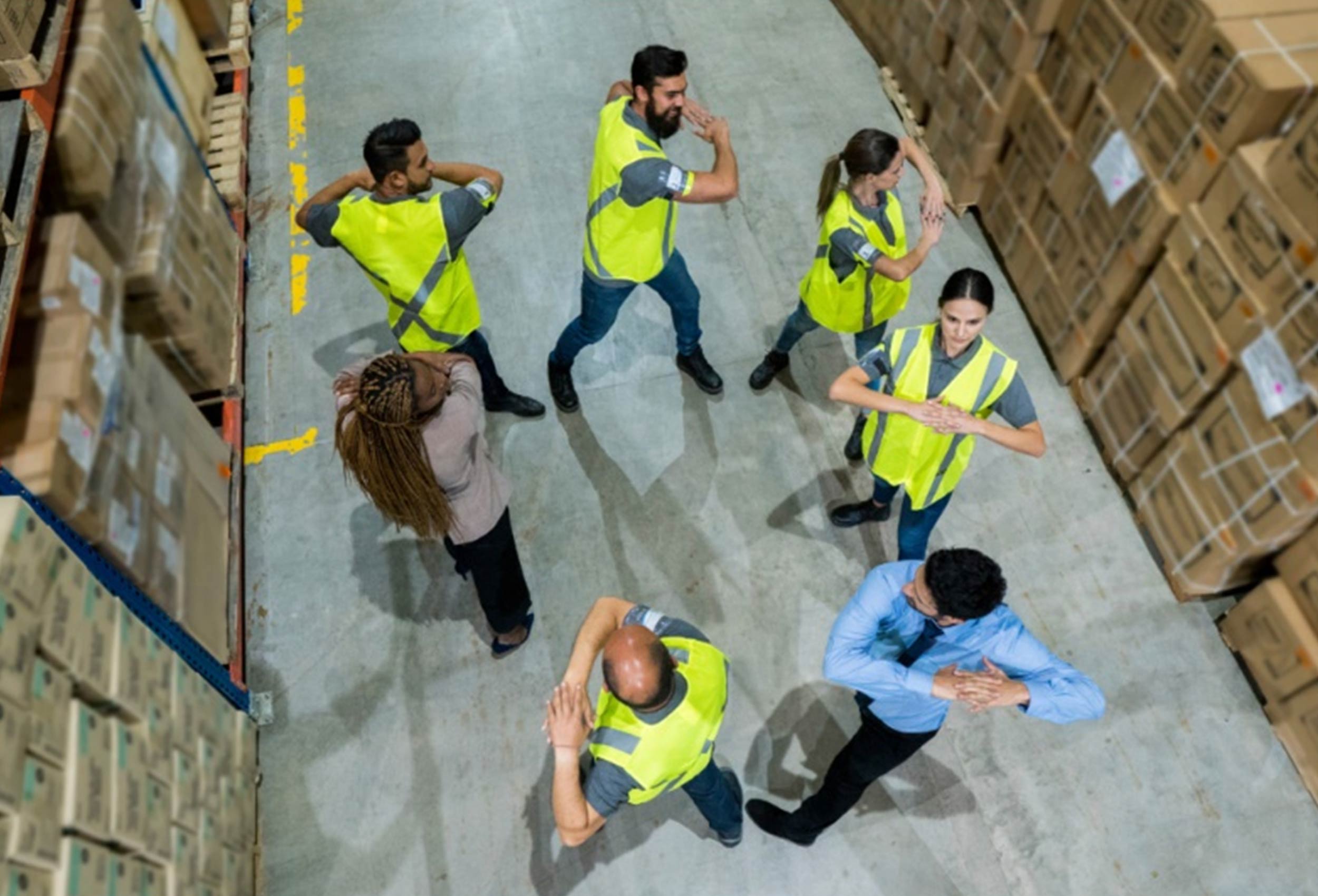 Optimiza tu bienestar y productividad en el trabajo con pausas activas. Descubre cómo pequeños descansos mejoran tu energía, circulación y concentración